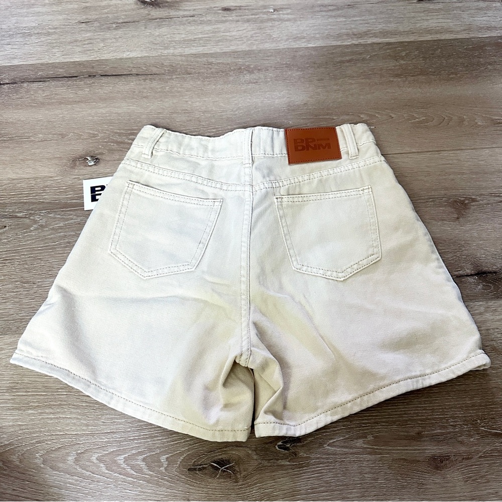 Princess Polly Swalla Shorts Beige Size 4 - Picture 5 of 5